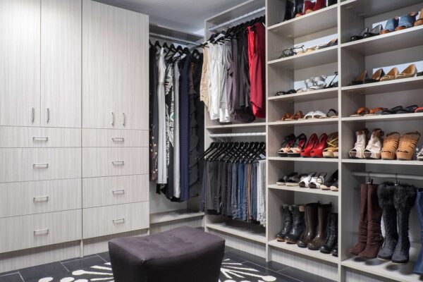 Concrete Flat Panel Closet In Steamboat Springs | Mountain Sky