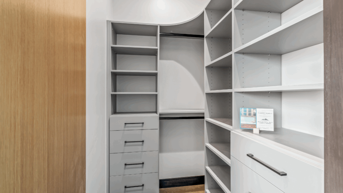 Primary & Bedroom Closet in Cloud