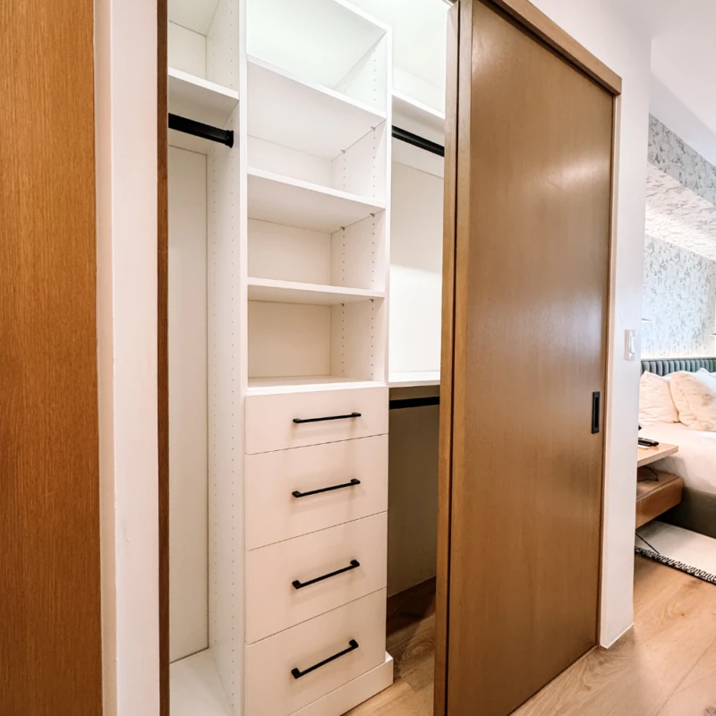 Reach in closet with drawers