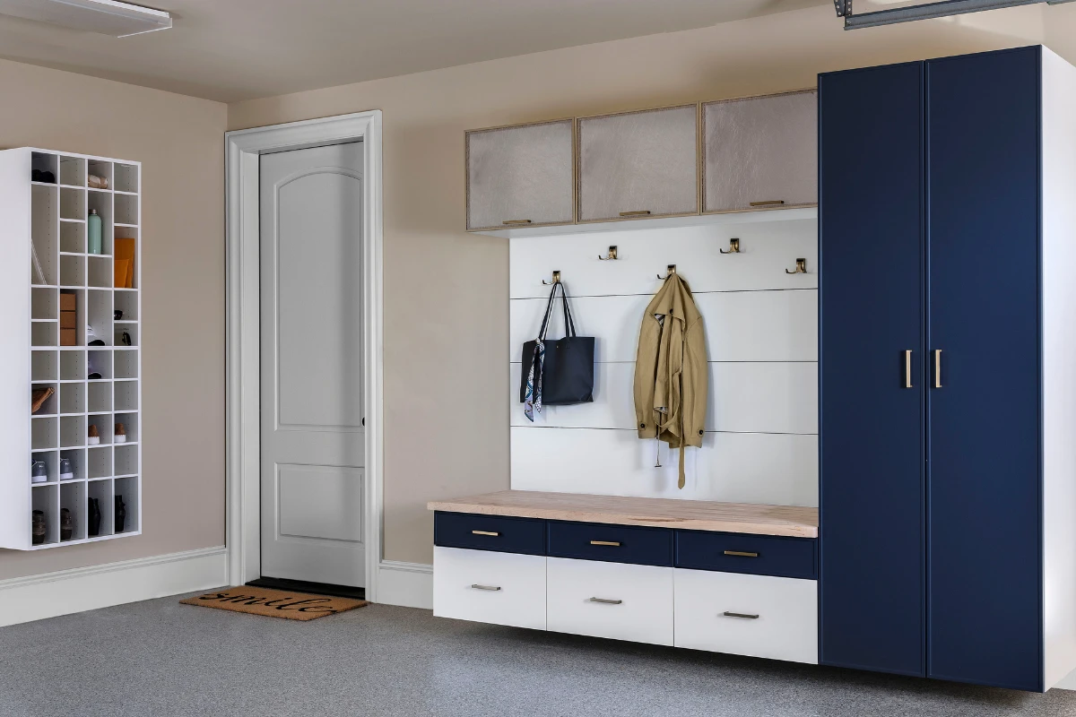 Entryway with lift up aluminum doors & Galaxy slim shaker accent doors