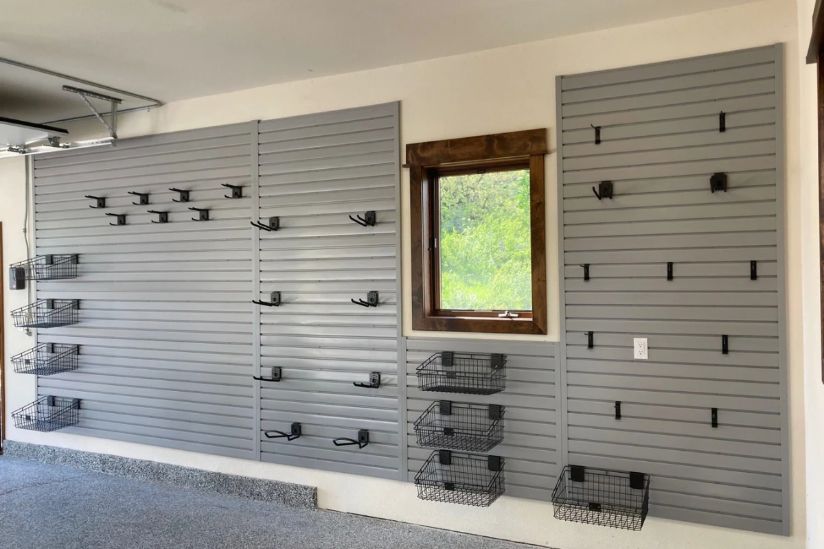 We offer a variety of baskets, hooks, & accessories